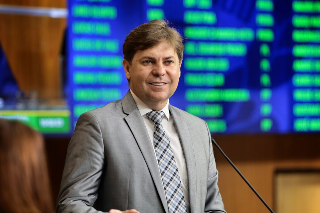 “Estamos dialogando com o governo estadual, porque hoje temos 1,2% do orçamento impositivo e estamos trabalhando para que haja um escalonamento para a votação de 2024 e exercício de 2025, chegando a 2026 com 2%.”