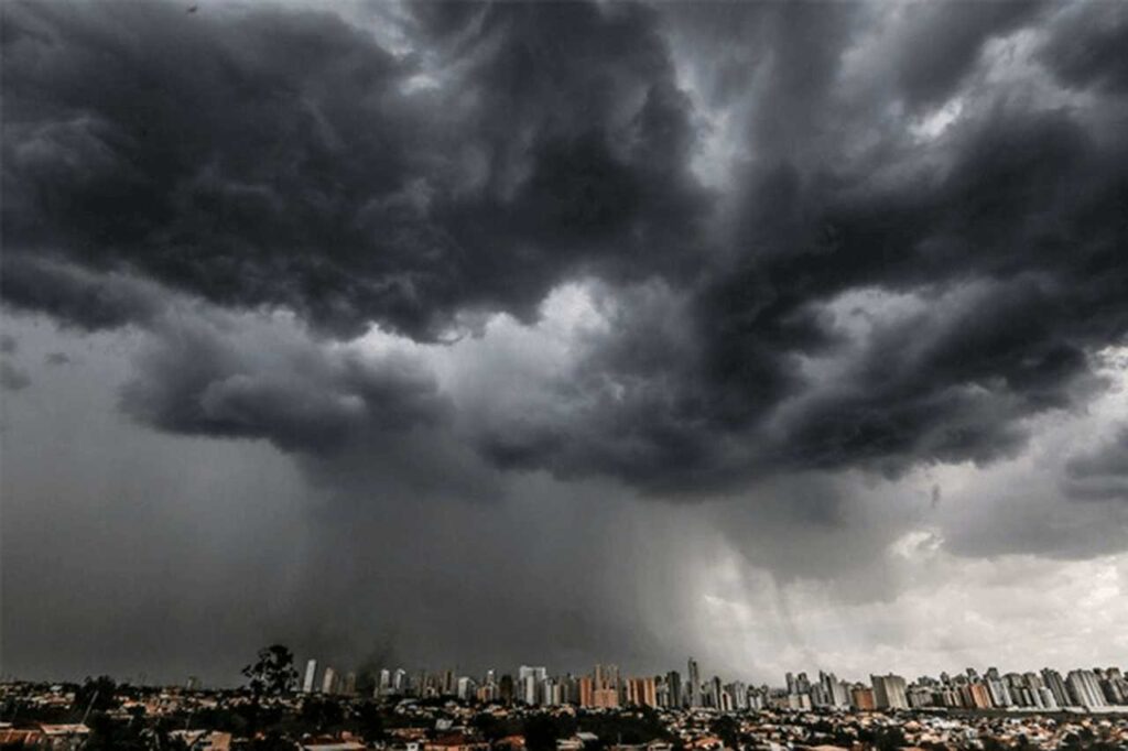 Tempestades podem atingir 157 cidades de Goiás ainda hoje