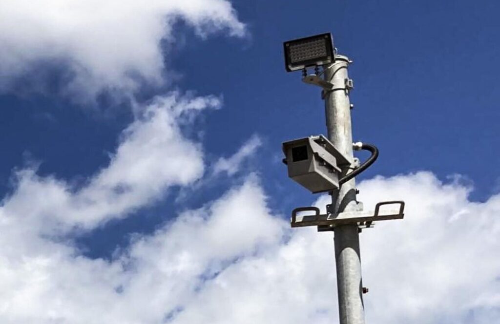 Radar que mede velocidade durante o trajeto tem testes suspensos