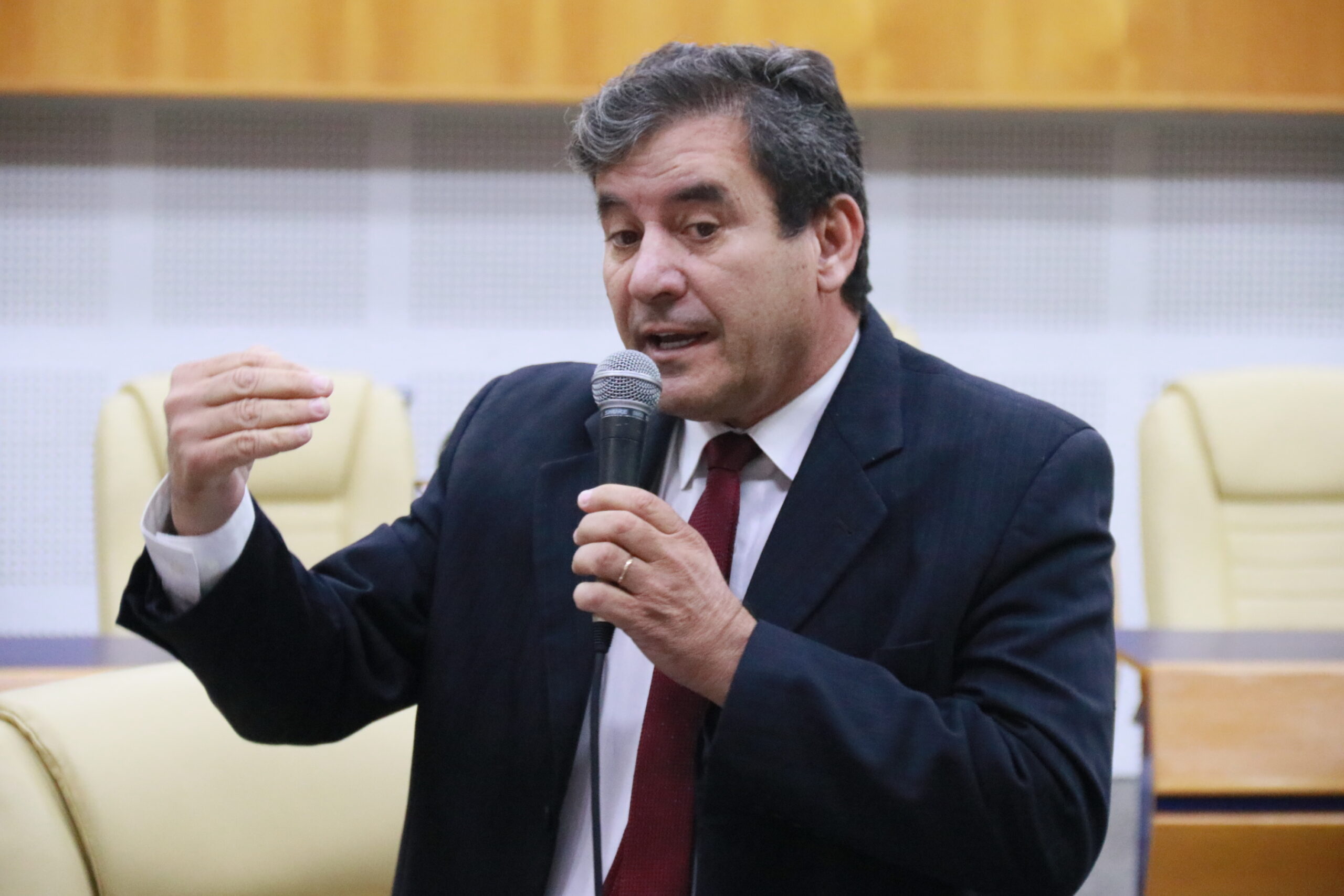 Clécio Alves apresenta projeto de lei para que Lula seja declarado “persona non grata” em Goiás