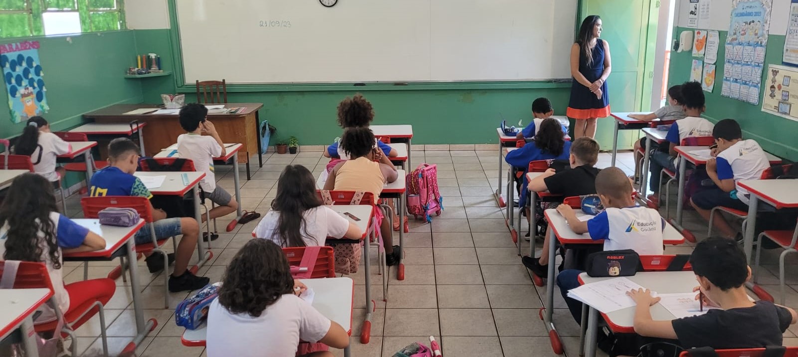 Mais de 50 mil alunos fazem provas do Exame Bimestral na capital