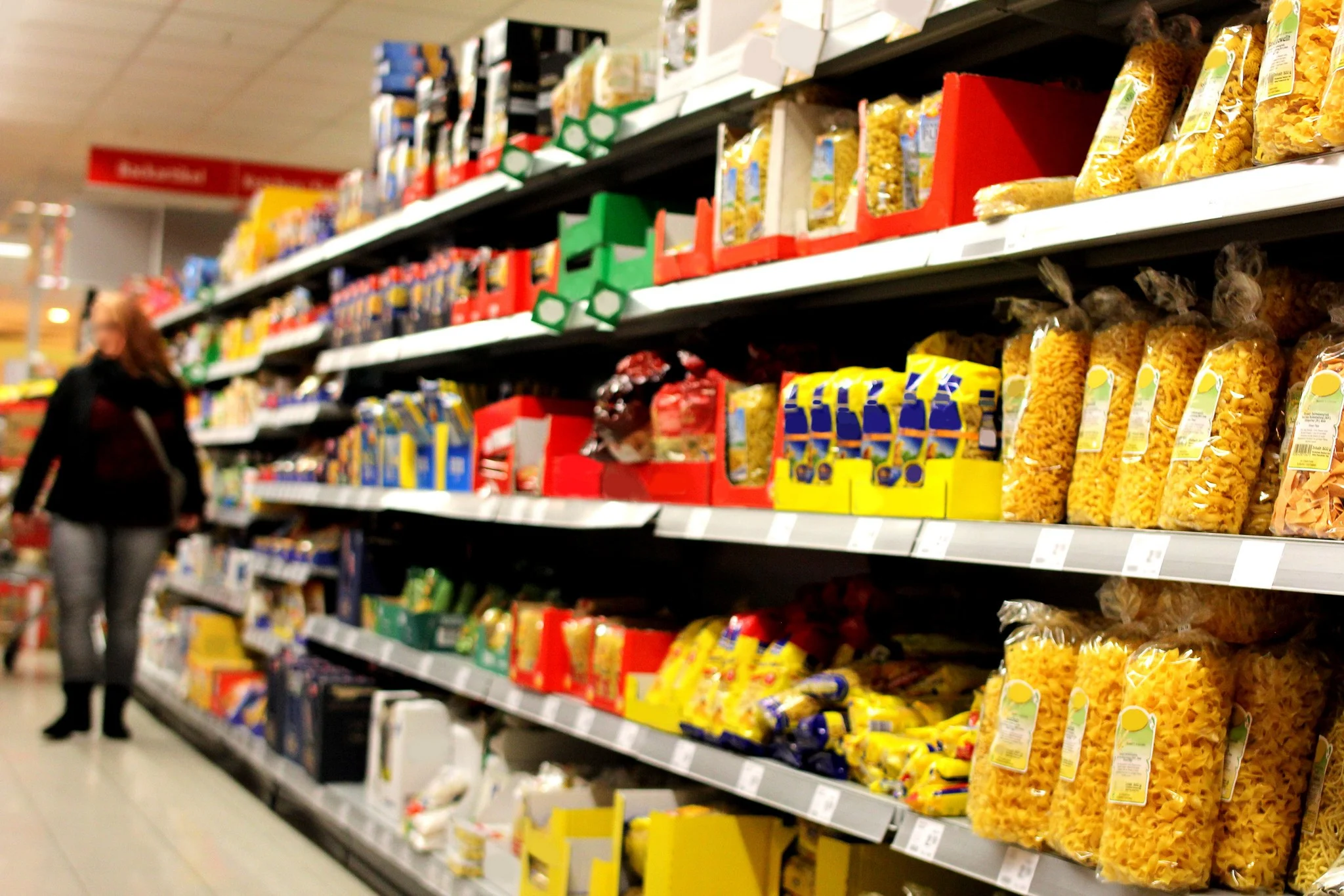 Preços sobem 0,21% em abril, ainda puxados pelos alimentos