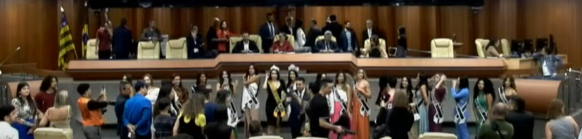 Vereador leva candidatas a Miss Goiás para sessão na Câmara