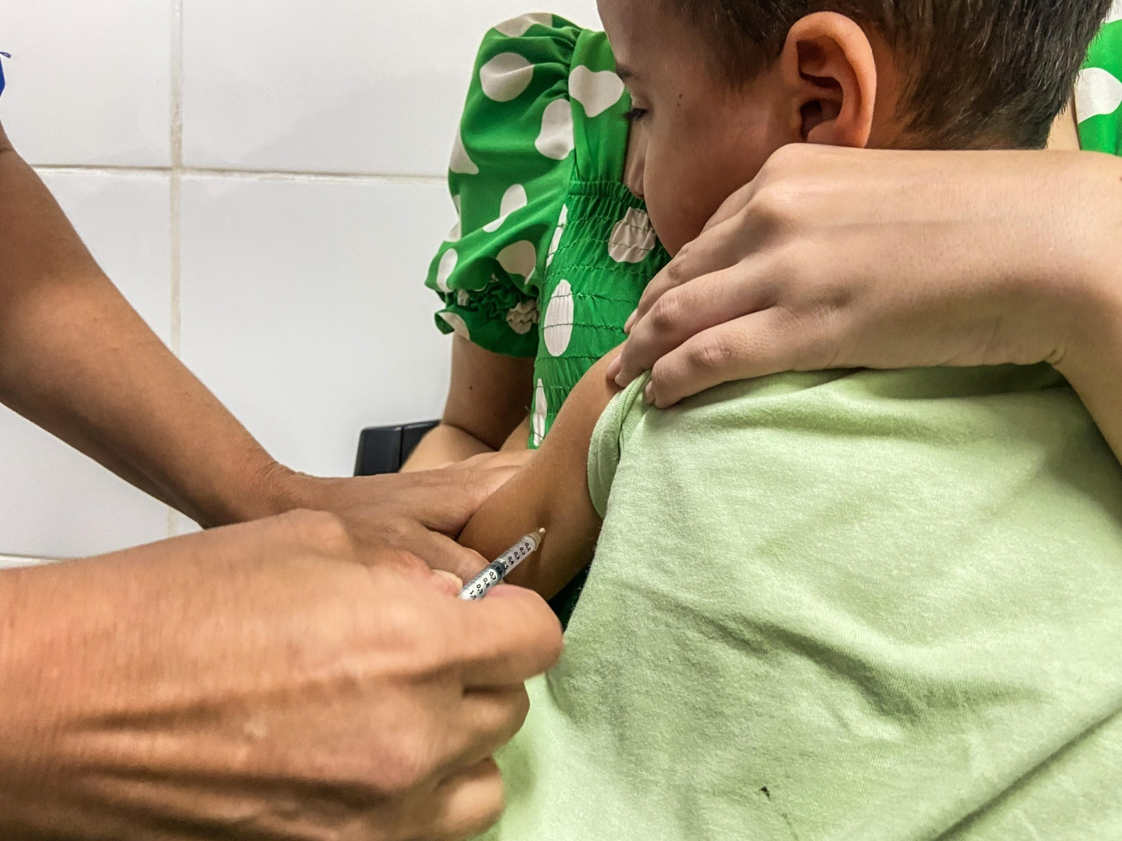 Entre os grupos mais vulneráveis para as síndromes gripais estão os idosos e crianças; vacinas evitam internações e mortes. Foto: Aline Rodrigues