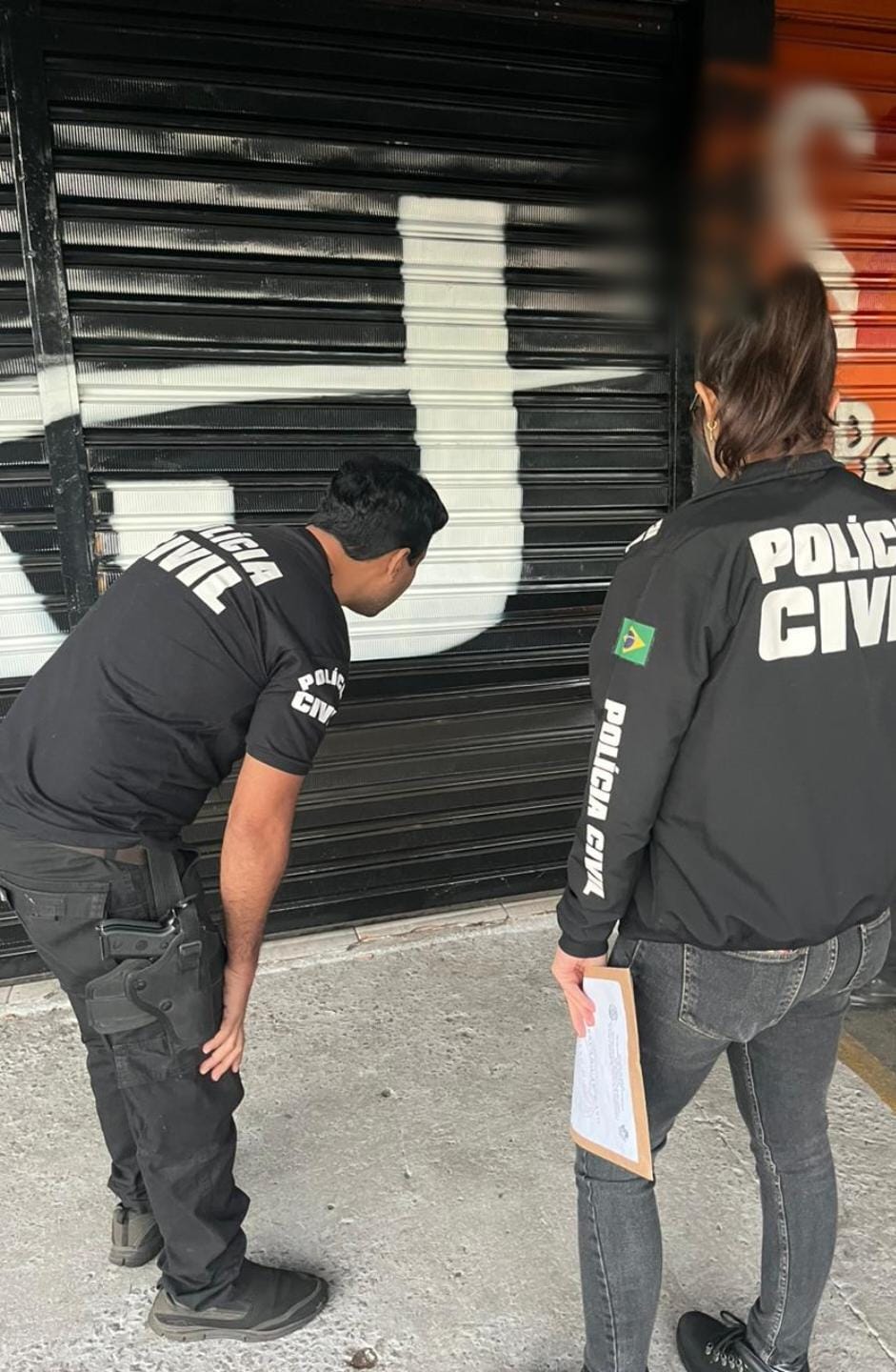 Ação conjunta entre autoridades de Goiás e Rio de Janeiro resulta em busca e apreensão de provas contra atividades ilícitas relacionadas a veículos e lavagem de dinheiro. Foto: Divulgação PCGO