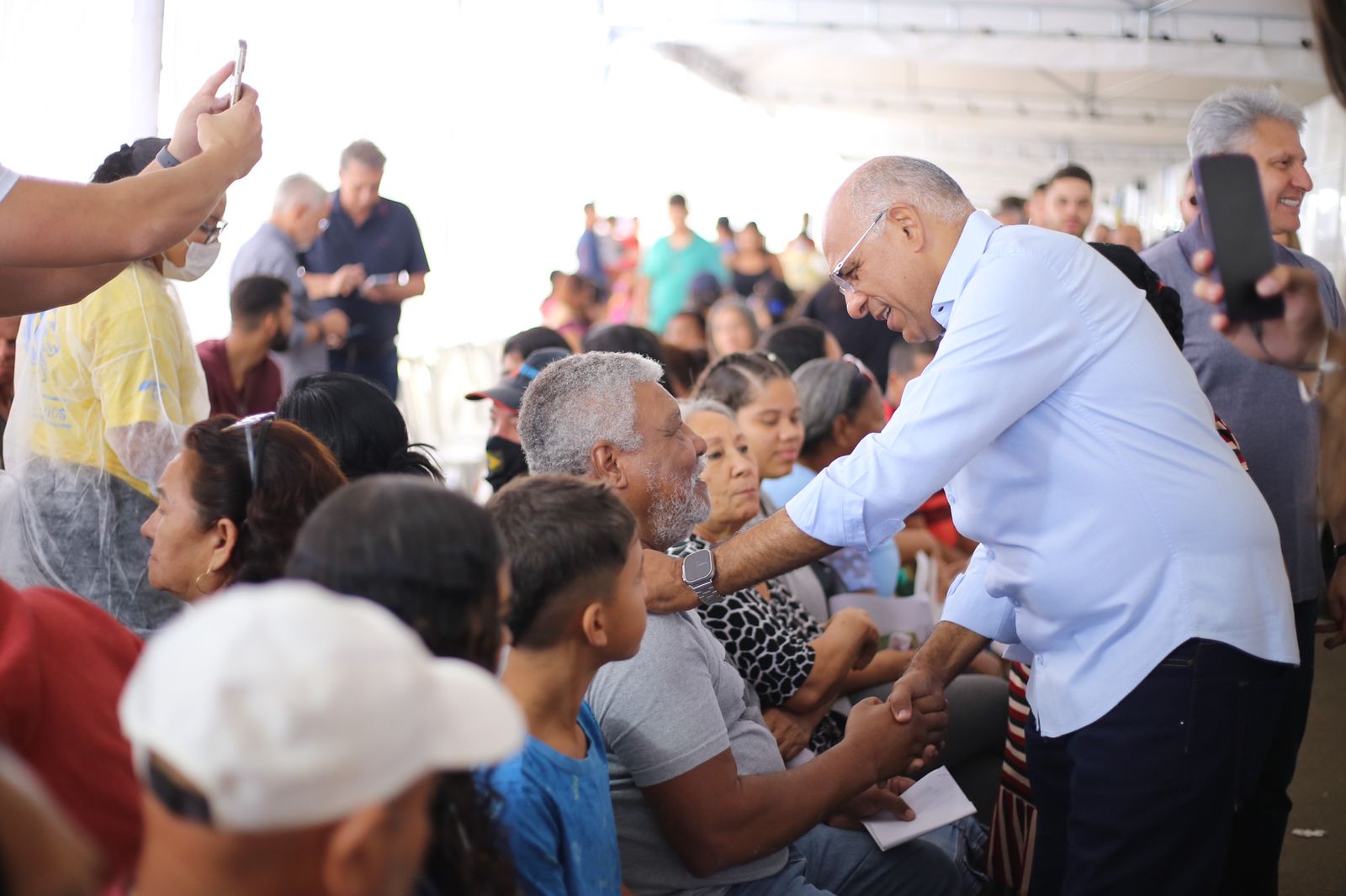 Prefeito Rogério abre oficialmente quarto Mutirão de Goiânia de 2024, no Residencial Buena Vista. Ação conta com mais de 200 serviços para população. Foto: Jackson Rodrigues