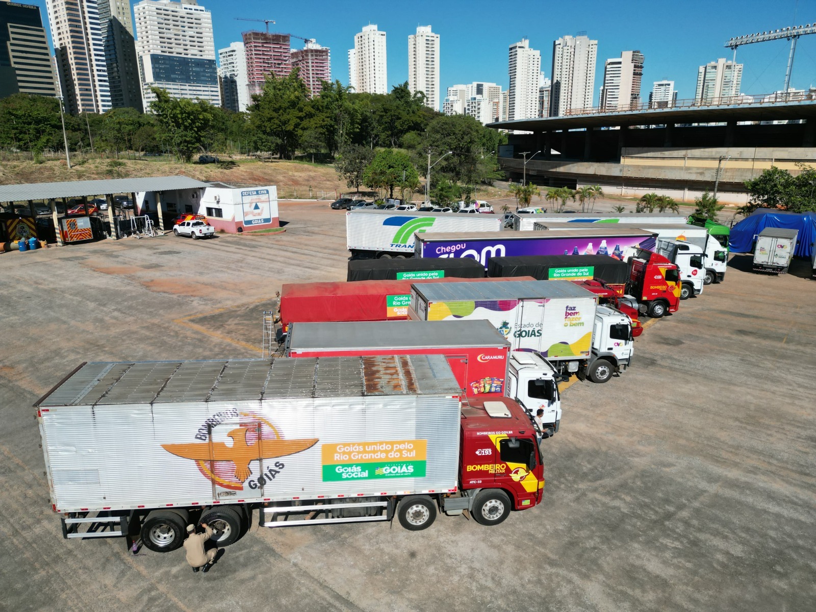 Goiás envia 16 carretas com 200 toneladas de donativos ao RS