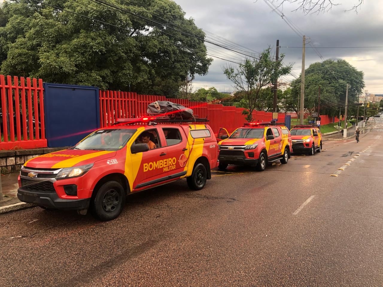 Equipe de bombeiros que saiu de Goiânia na sexta-feira chegou na madrugada deste domingo no Rio Grande do Sul e atua no município de São Leopoldo (Foto: Divulgação - Corpo de Bombeiros de Goiás)