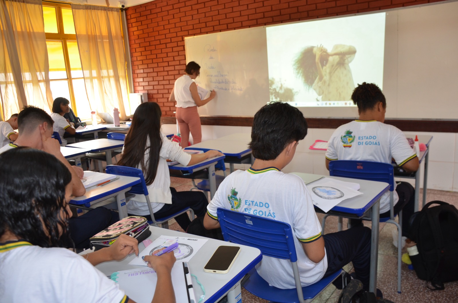 Governo de Goiás investe na efetivação de professores e reduz número de contratos temporários