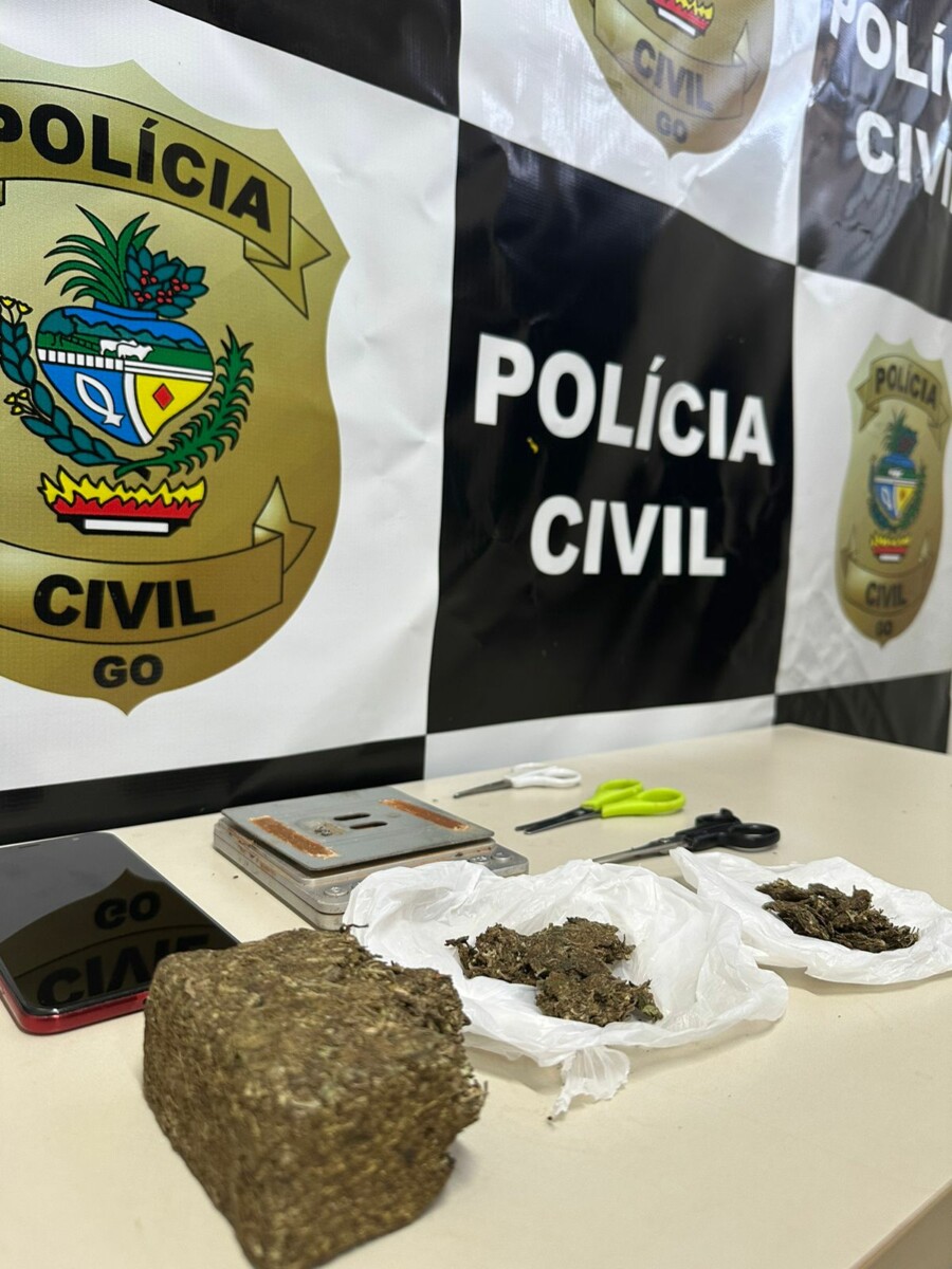 Homem apontado como líder de atividades criminosas é preso com drogas e equipamentos. Foto: Divulgação PCGO