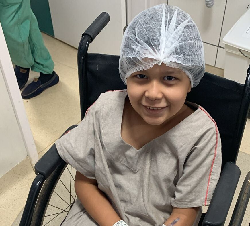 Primeiro paciente atendido pelo serviço foi Márcio Lombardo Filho, de 8 anos, que passou por uma apendicectomia. Foto: Hélmiton Prateado – IPGSE