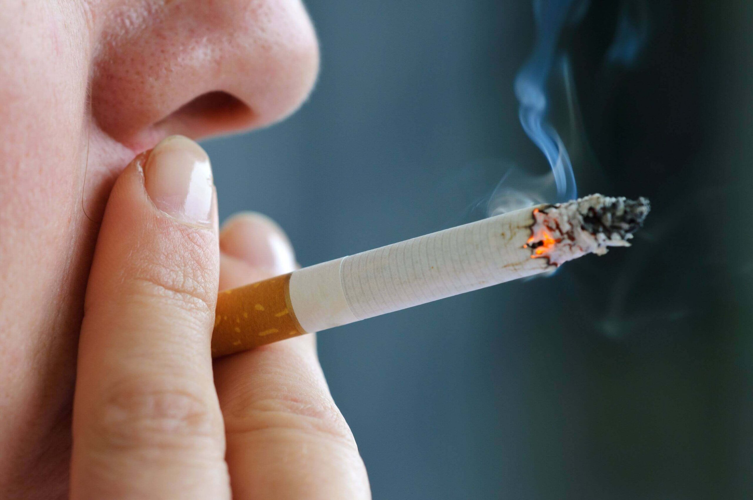 Mais brasileiros buscam ajuda para largar o cigarro e SUS amplia oferta de tratamento