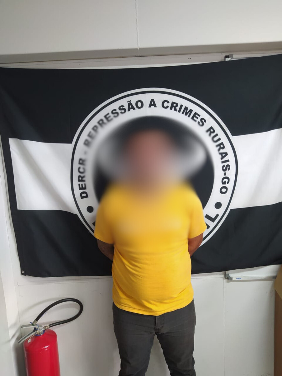 Um suspeito foi detido e outro está foragido após roubo de placas solares em Uruaçu. Foto: Reprodução PCGO