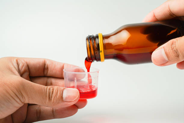Anvisa proíbe xaropes para tosse com substância que pode causar arritmia grave; saiba qual