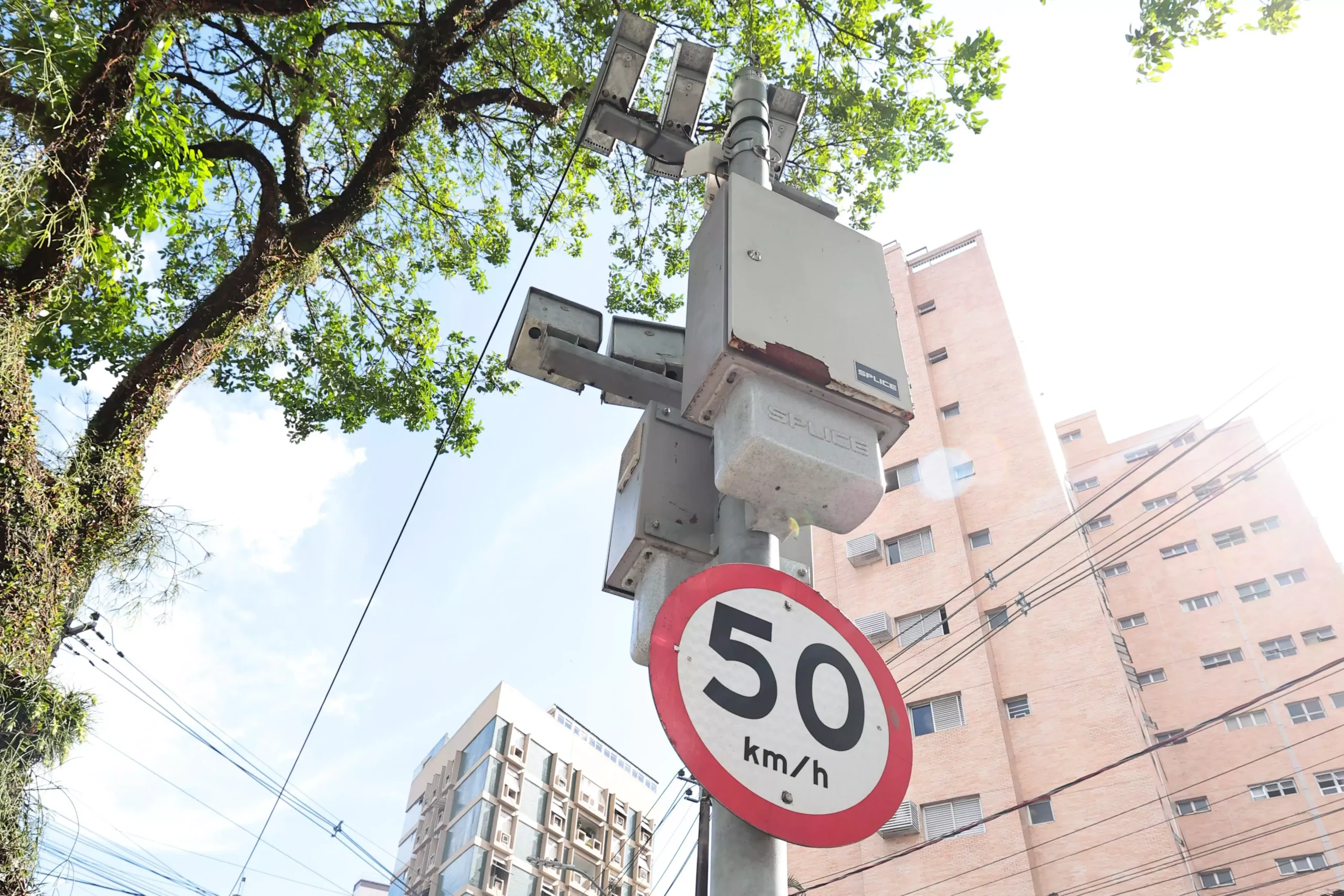 Radares de Goiânia começam a multar nesta segunda com reforço na fiscalização de Centro de Controle Operacional