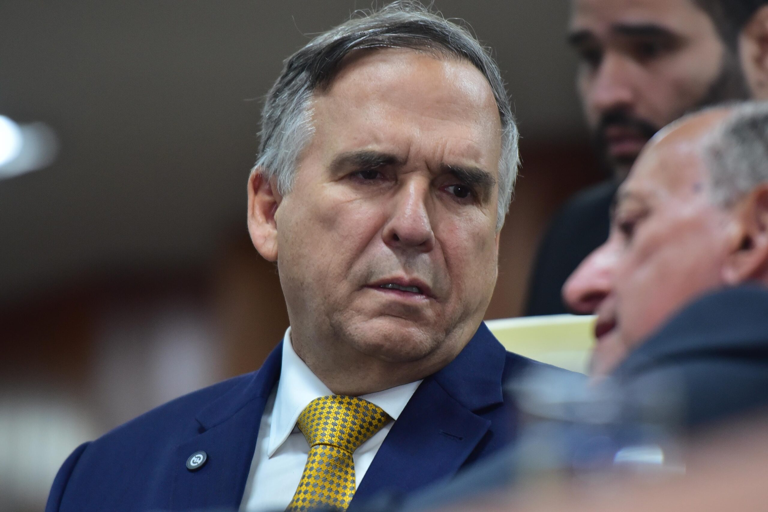 Prefeitura confirma internação do prefeito Sandro Mabel para hidratação; assessoria falava em “precaução”