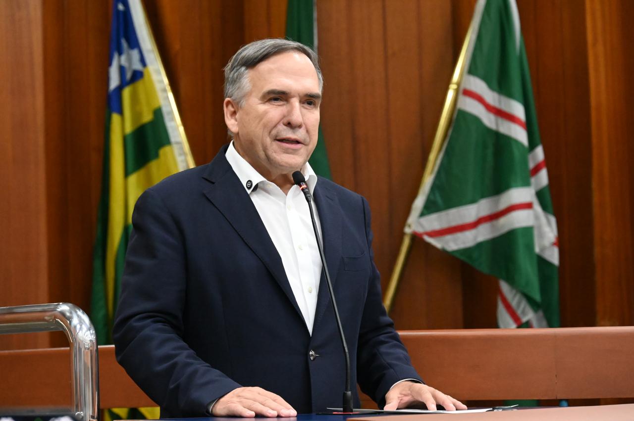 Câmara de Goiânia aprova licença de Sandro Mabel para viagem particular à Itália