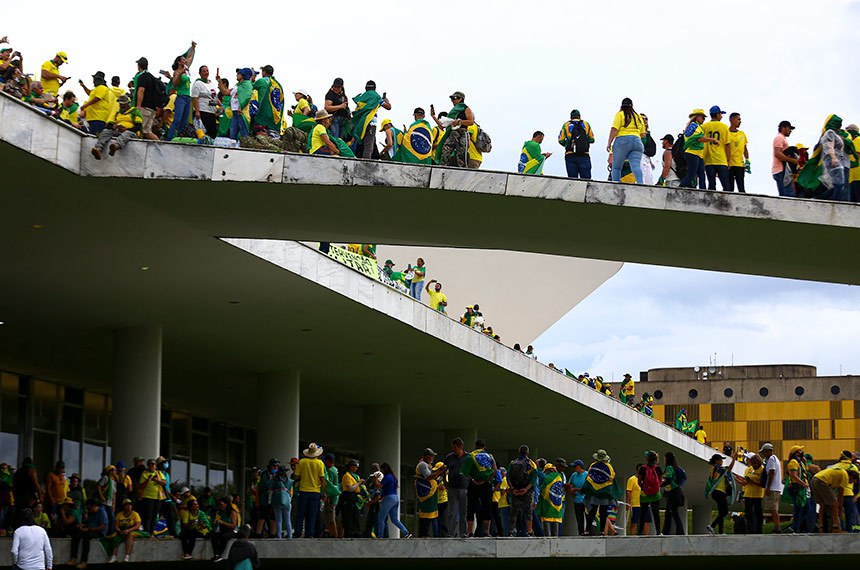 Treze deputados federais goianos assinam requerimento de urgência para anistia de 8 de janeiro; veja quem são