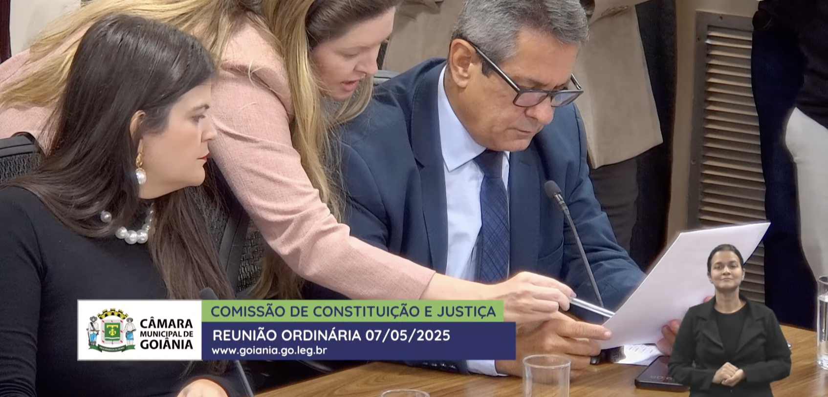 DENÍCIO TRINDADE E AAVA SANTIAGO EM CCJ: BARRADO CRÉDITO SUPLEMENTAR DE R$ 10 MILHÕES PARA SEINFRA