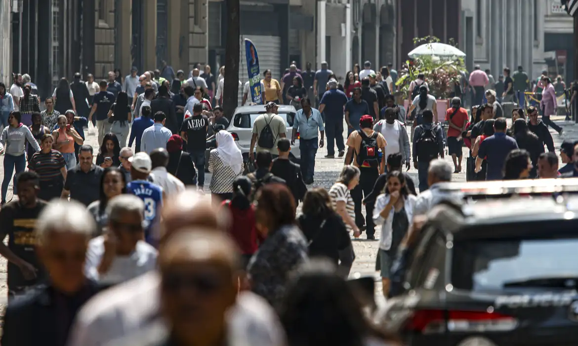 Brasil sobe cinco posições no IDH e está na 84ª colocação