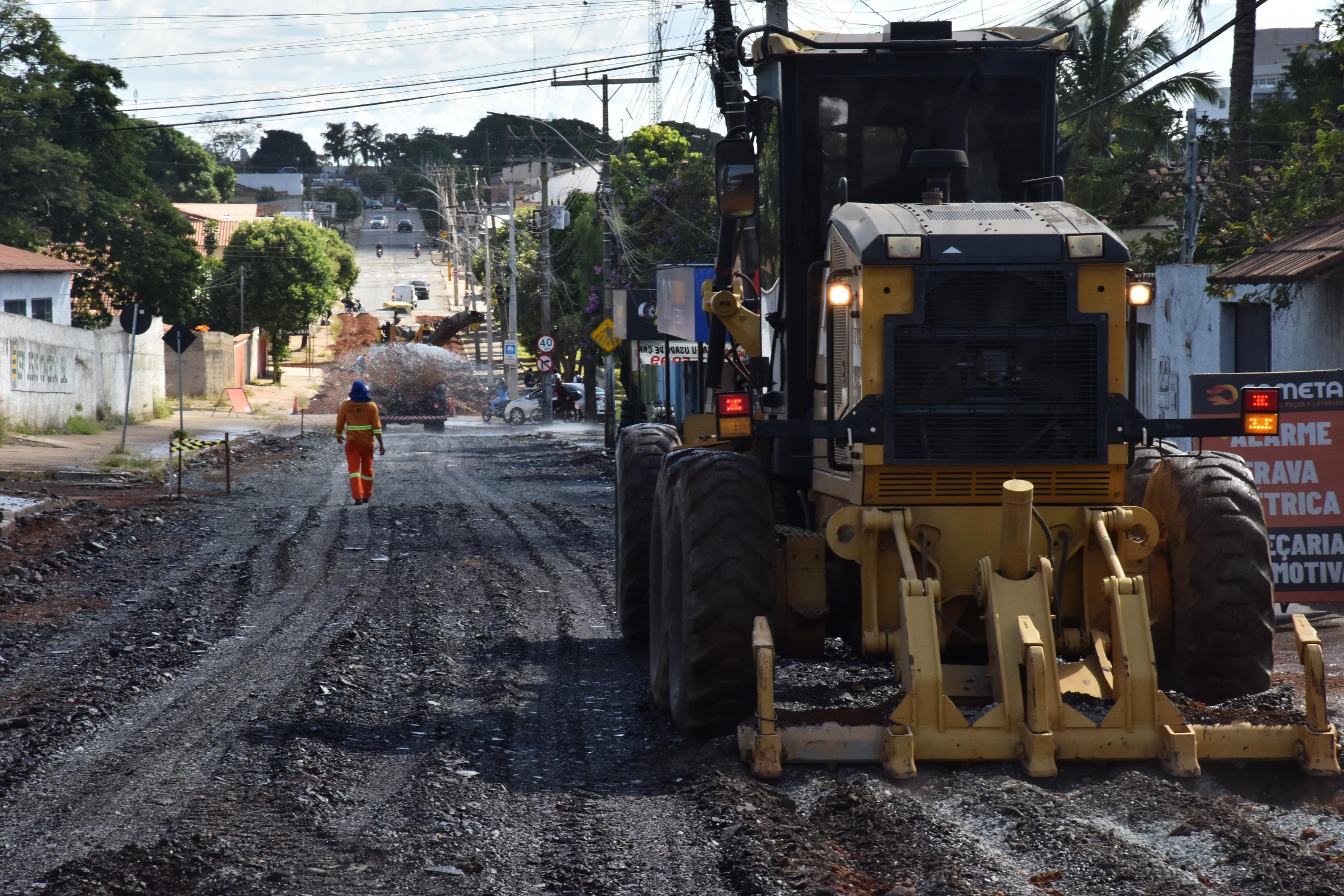 Aparecida inicia obras de recapeamento de avenidas