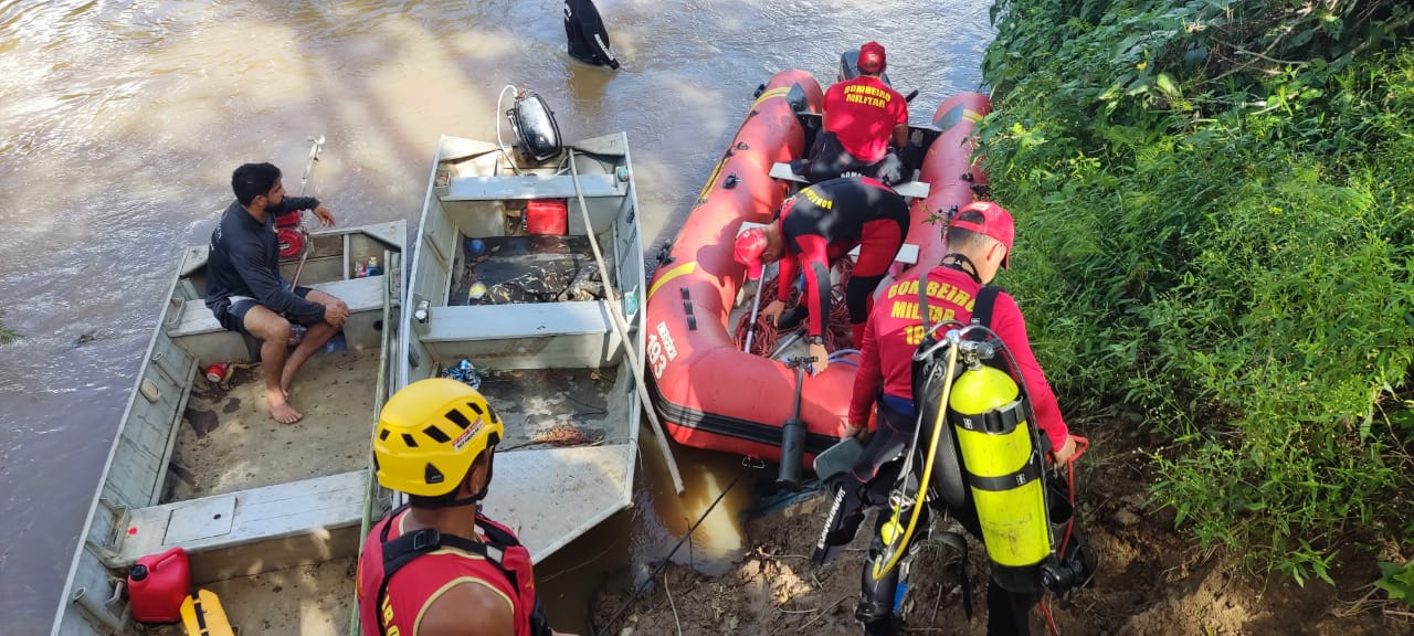 Bombeiros localizam corpo de homem desaparecido no Rio Pilões