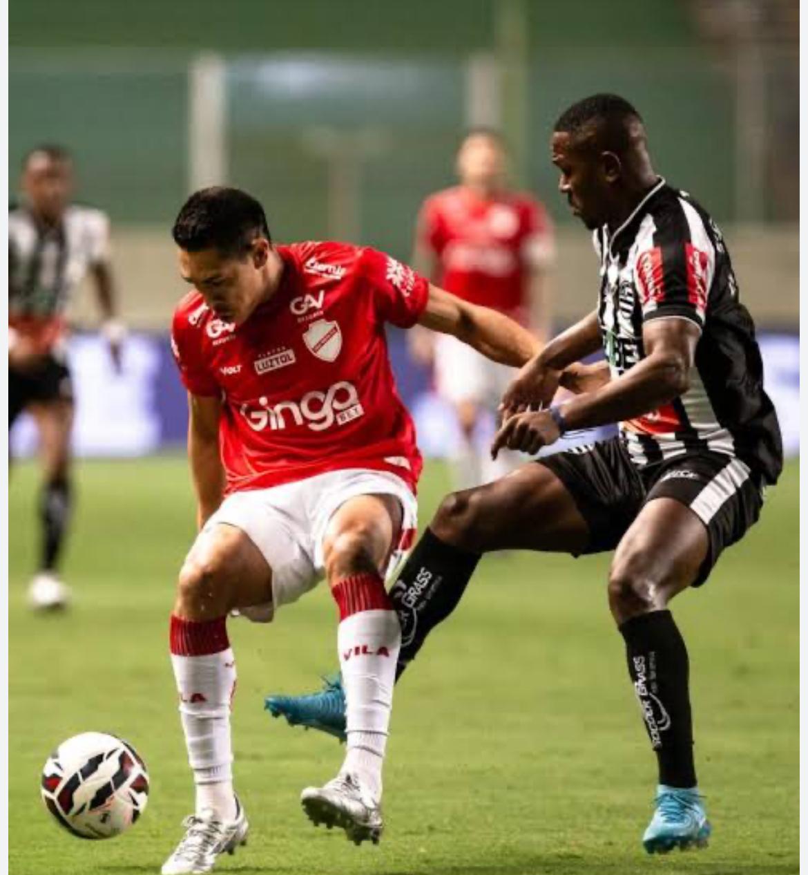 Gol nos acréscimos garante liderança do Vila na Série B