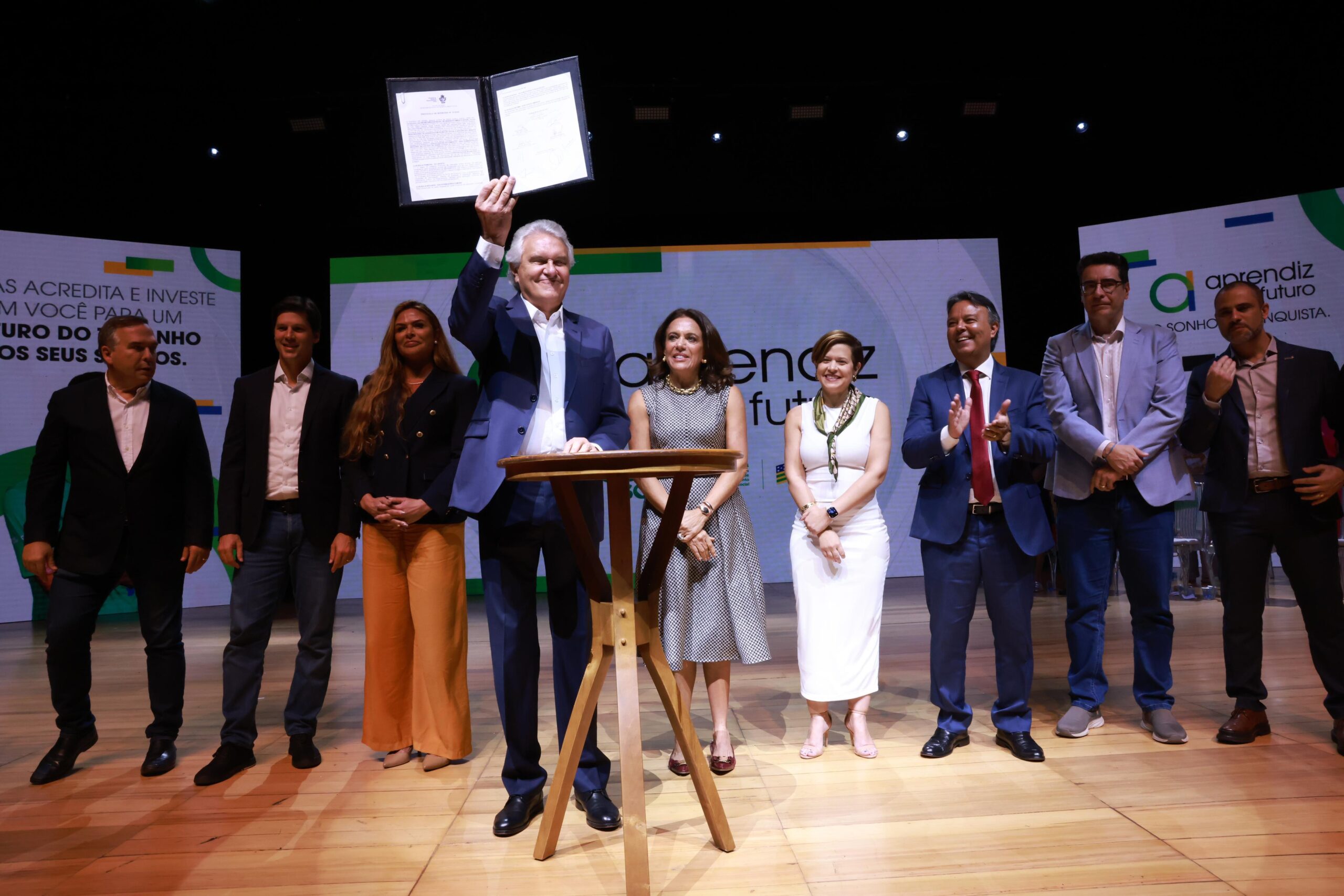 Caiado amplia programa Aprendiz do Futuro para 10 mil jovens