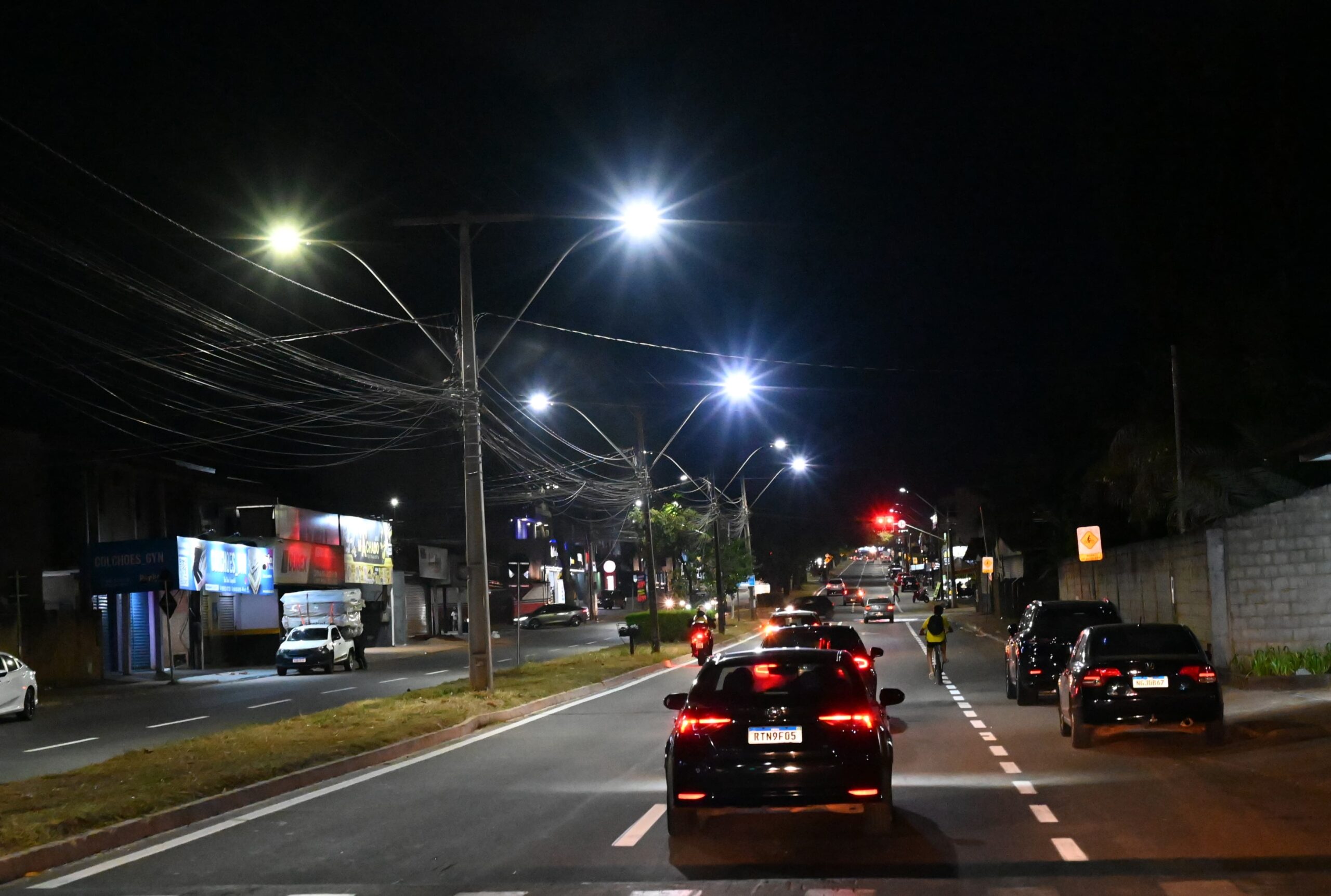 Mabel inaugura 2ª etapa do Brilha Goiânia na Região Noroeste