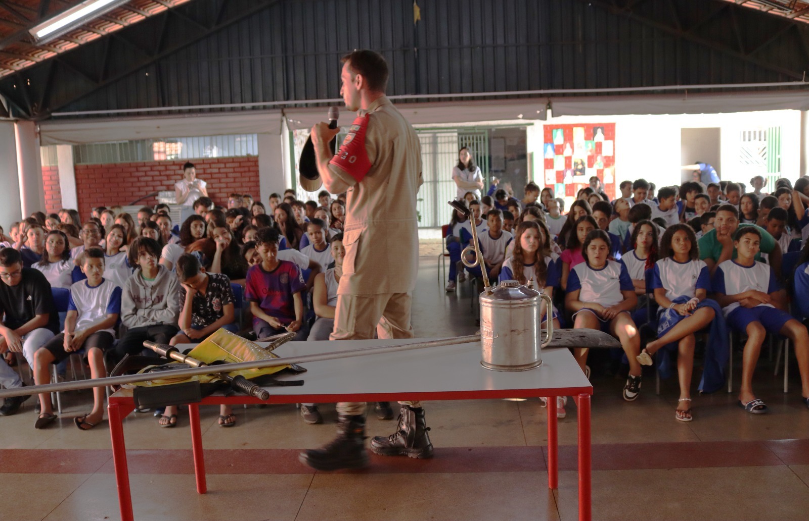 Crianças da rede municipal participam de atividades sobre o Maio Laranja