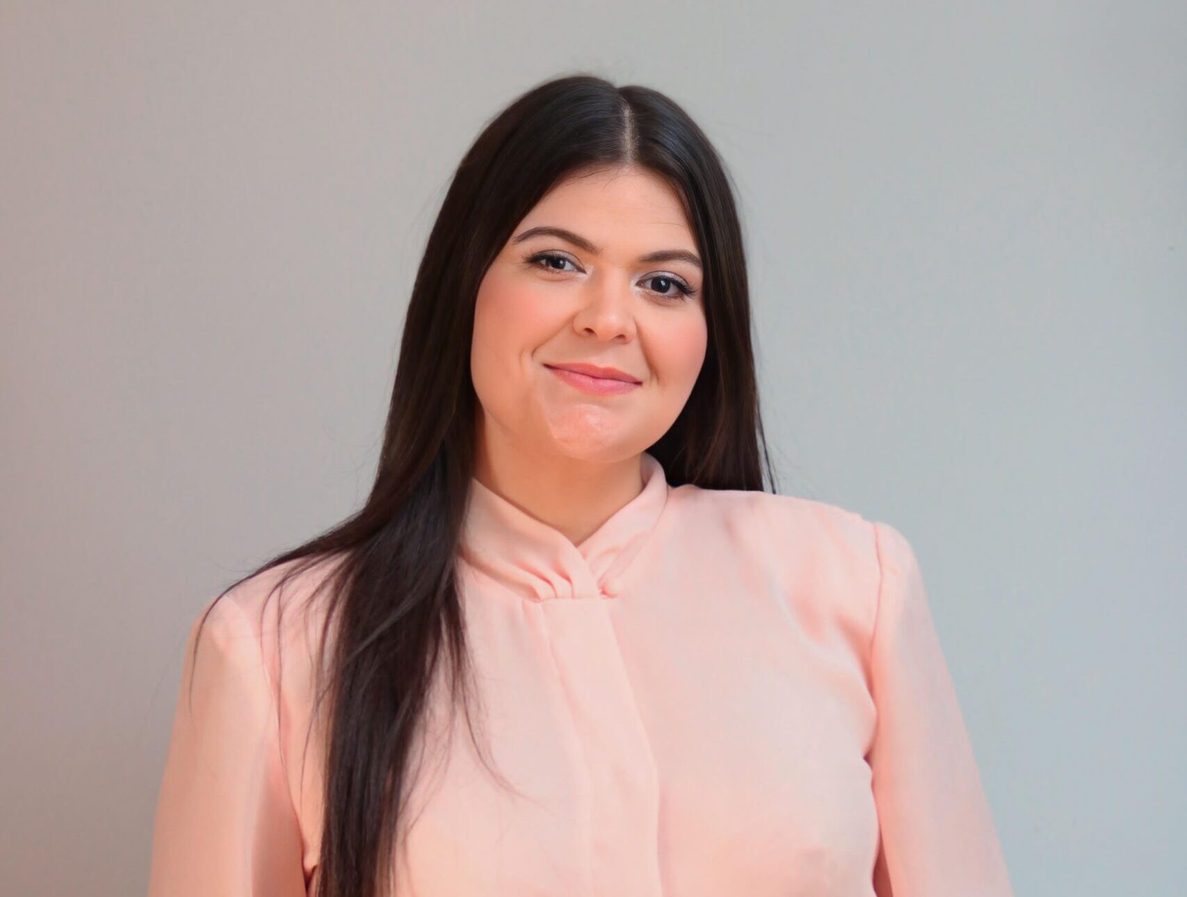 Aava Santiago será a primeira política goiana a participar do Conversa com Bial, da TV Globo