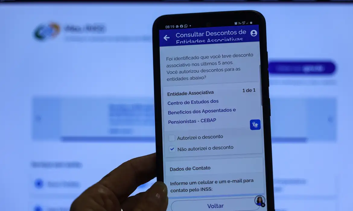 INSS começa a devolver a aposentados mensalidades associativas