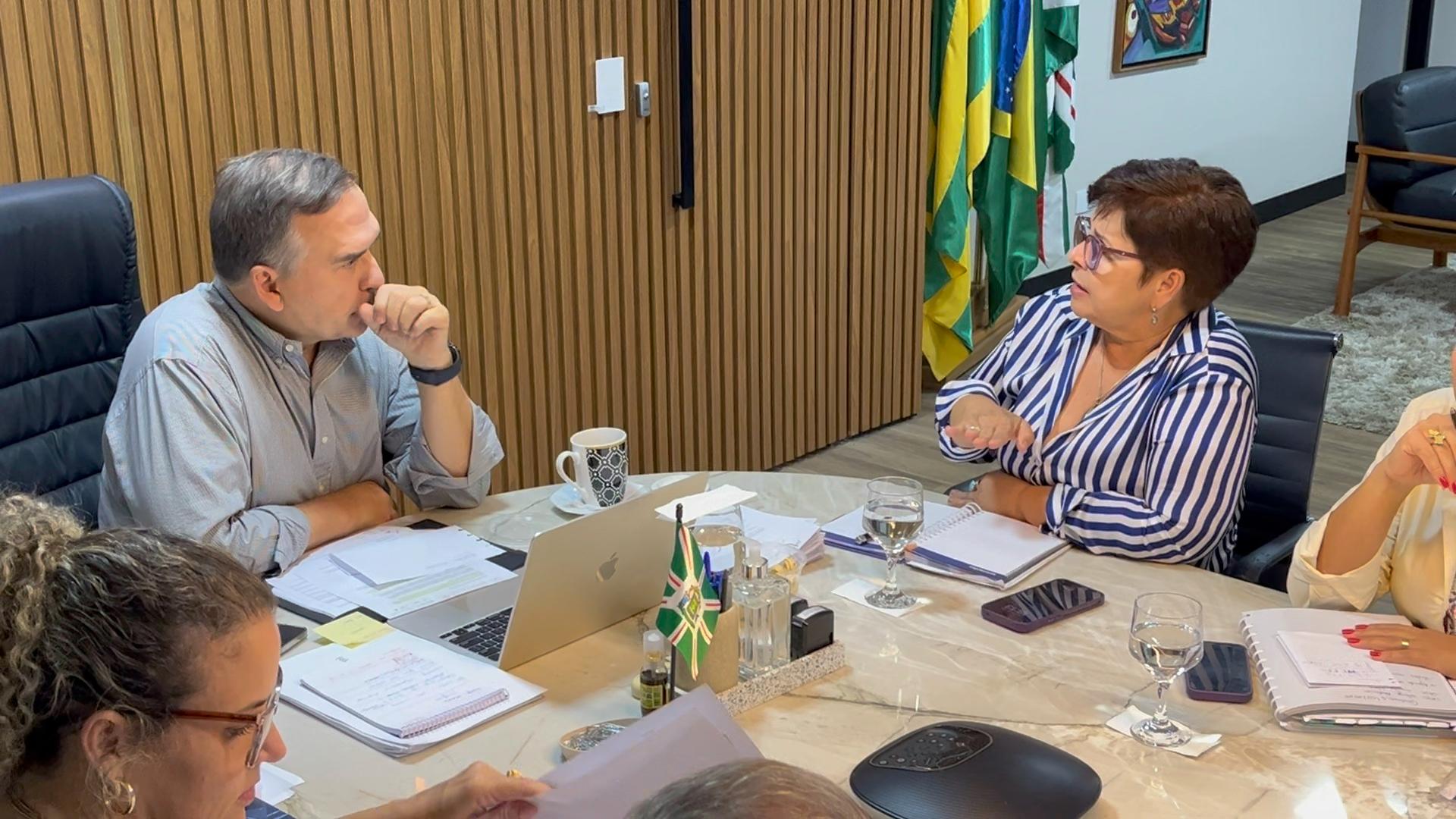 Impasse na Educação de Goiânia leva categoria a discutir greve nesta quinta-feira
