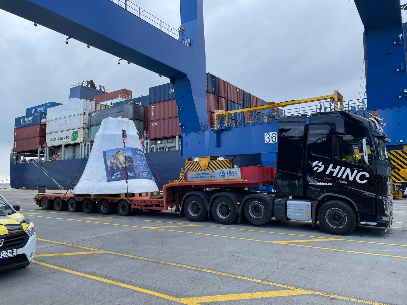 Maior sino de badalo do mundo chega neste sábado ao Porto de Santos