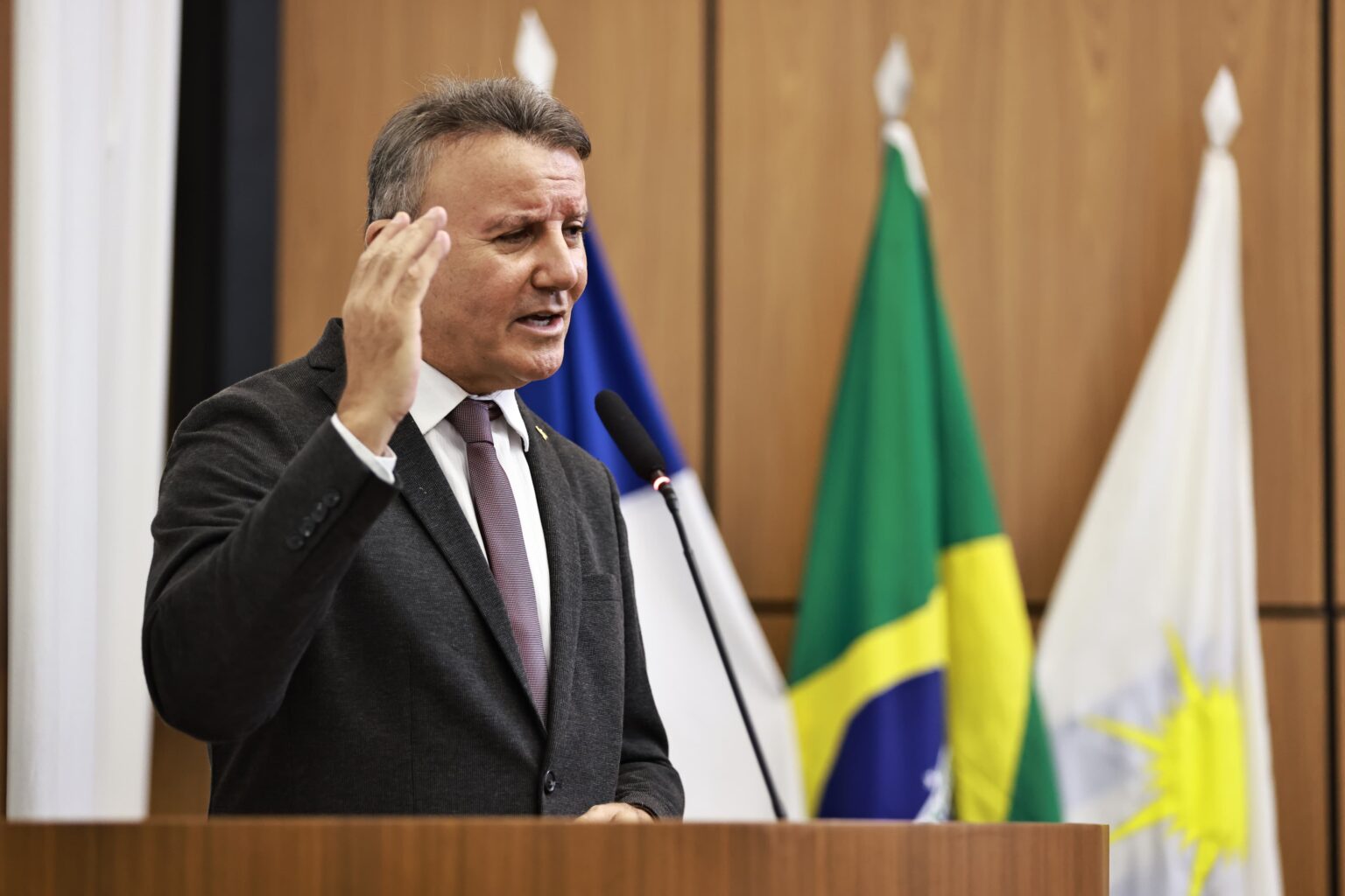 PF prende prefeito de Palmas por vazamento de investigação