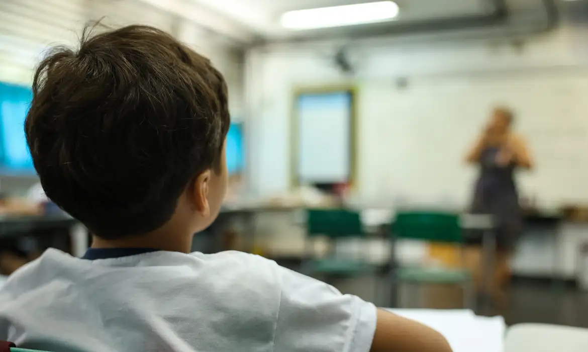 Acesso à educação avança no Brasil, mas sem atingir maioria das metas