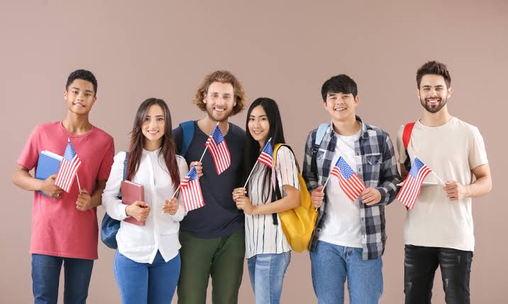 Estados Unidos suspendem emissão de vistos de estudante e intercâmbio por tempo indeterminado