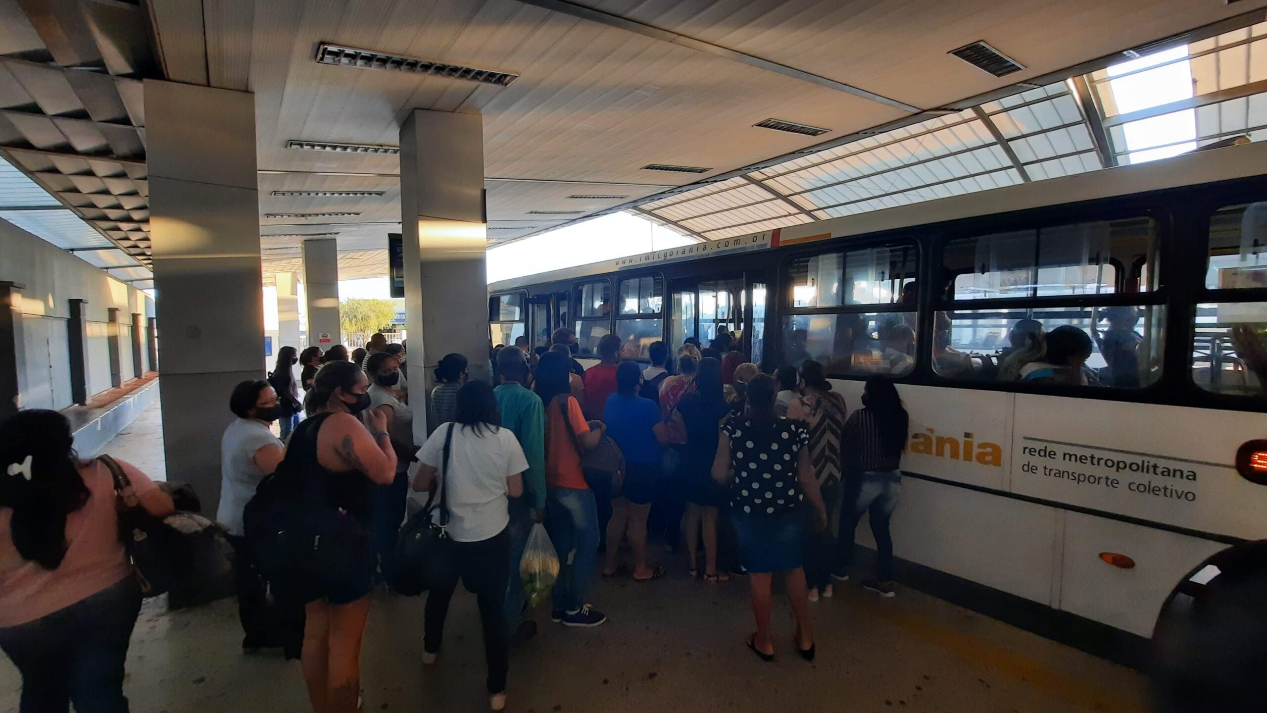 Vai ter greve de ônibus em Goiânia Motoristas cobram reajuste e debate paralização