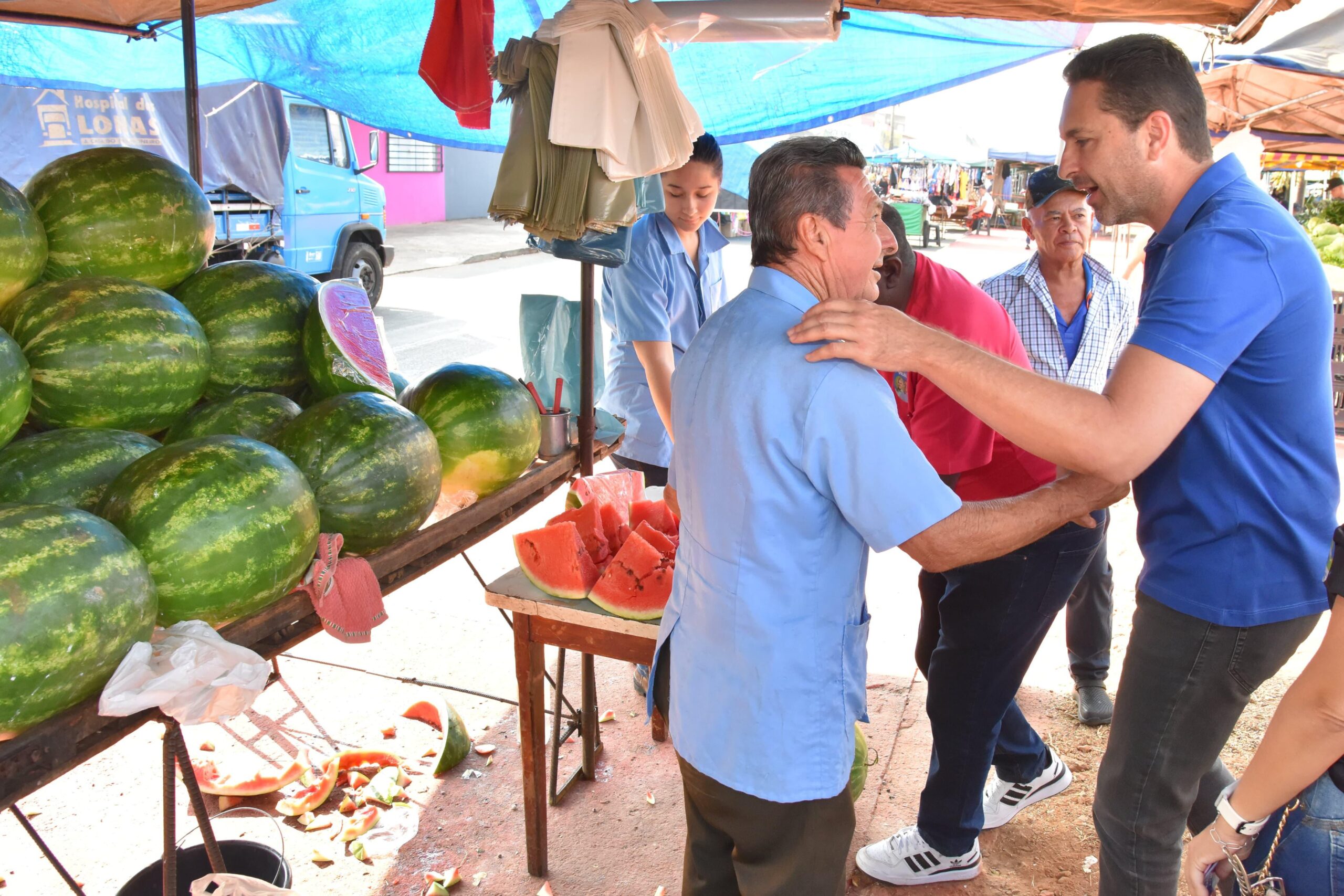 Aparecida inicia recadastramento de feirantes e ambulantes