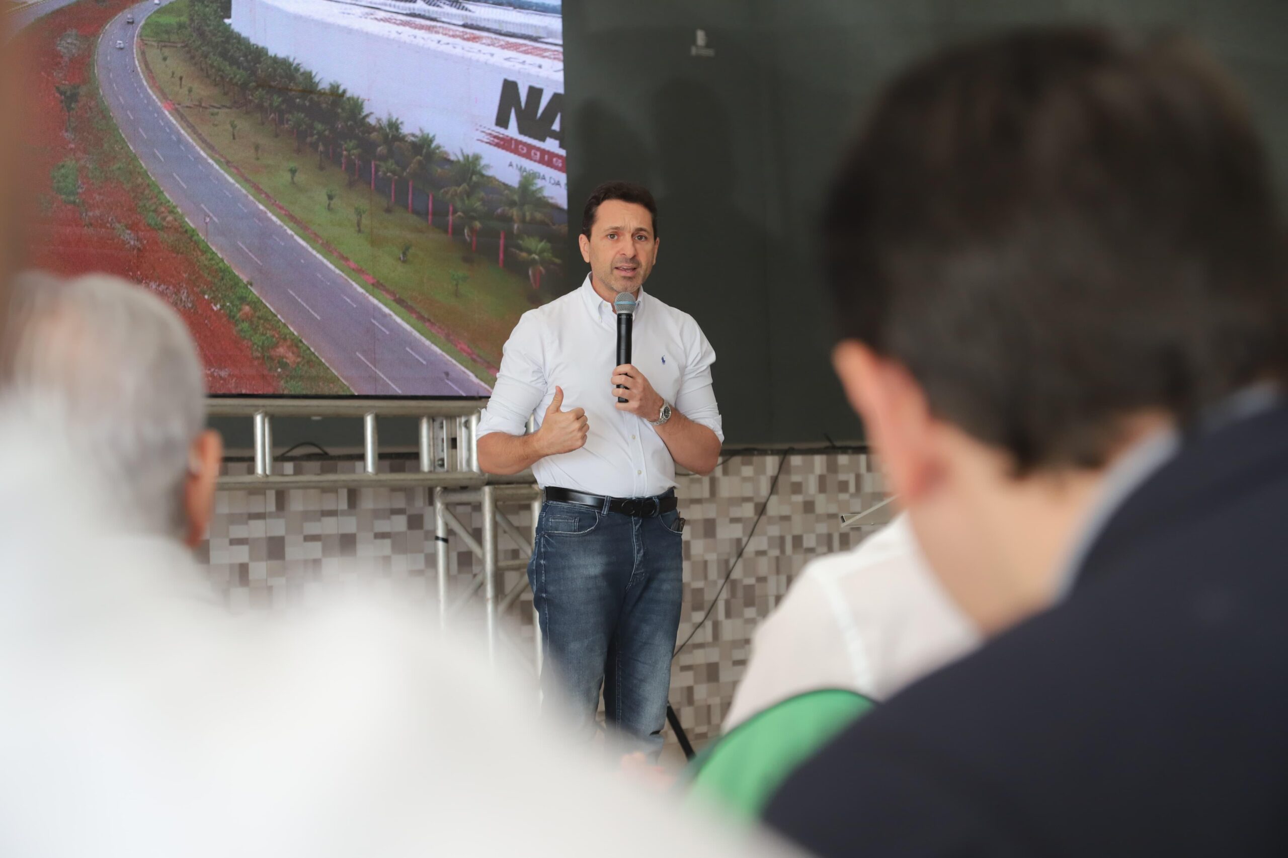 Vilela apresenta modelo para concessão de áreas em polos empresariais