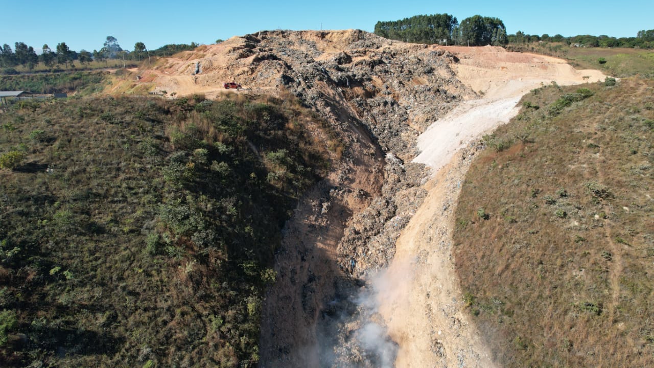 Justiça manda paralisar funcionamento do aterro Ouro Verde, em Padre Bernardo