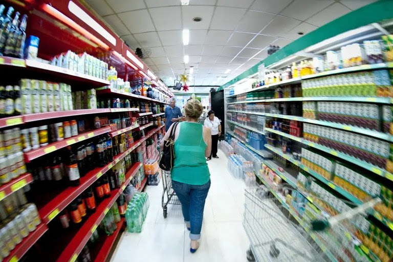 Preço dos alimentos cai e IPCA desacelera em junho