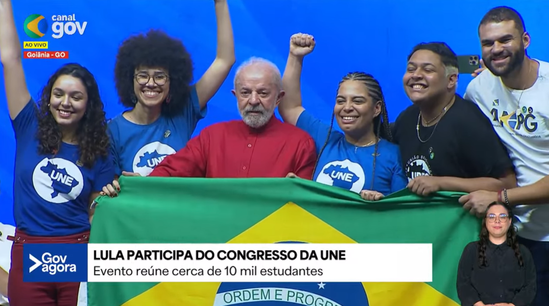 Líderes Estudantis acompanhado de Lula