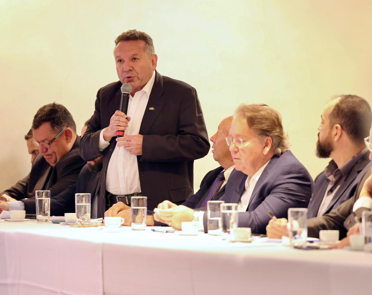 Cooperativas de crédito podem ajudar Goiás a enfrentar tarifaço entre Brasil e EUA