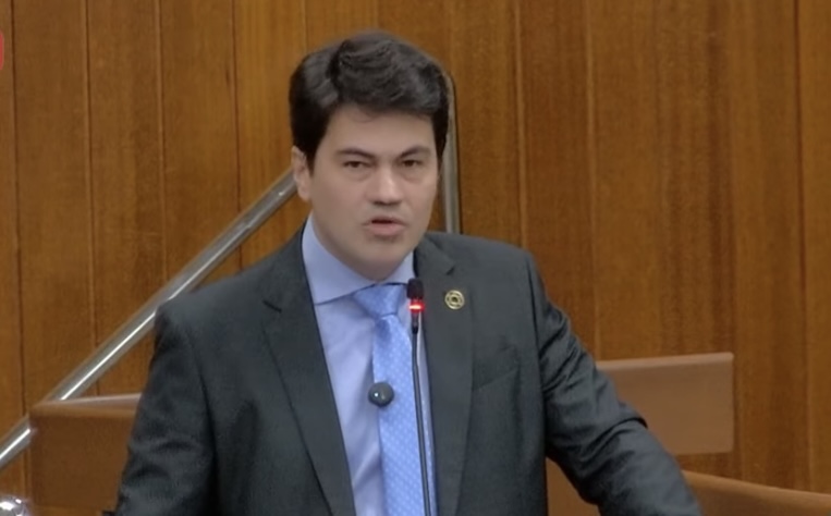 Líder do prefeito cobra postura de diretora da Saúde e critica falta de retorno sobre emendas parlamentares