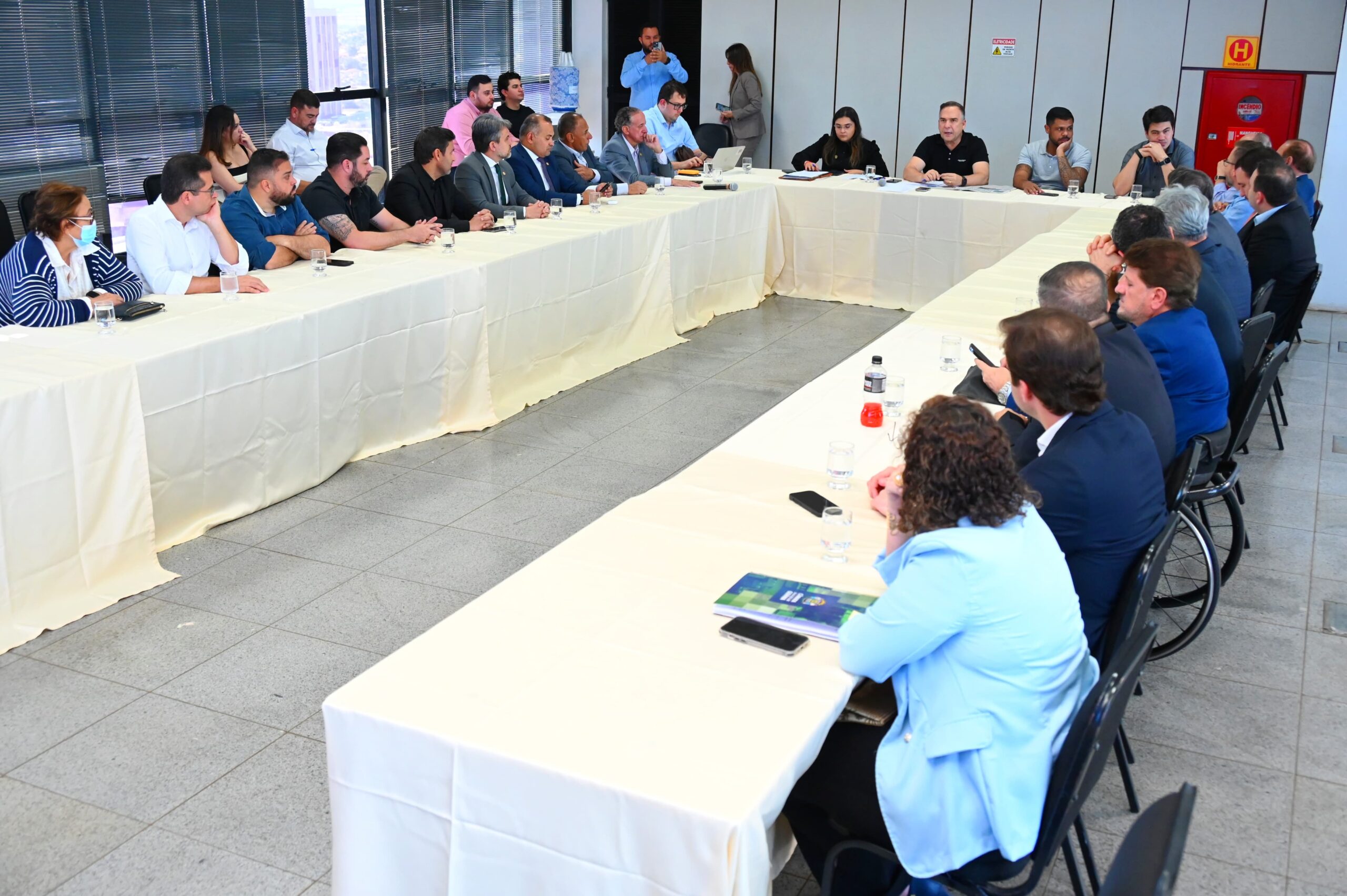 Mabel - Reunião com prefeito ameniza tensão na base e abre caminho para votação de reajustes - Foto Alex Malheiros