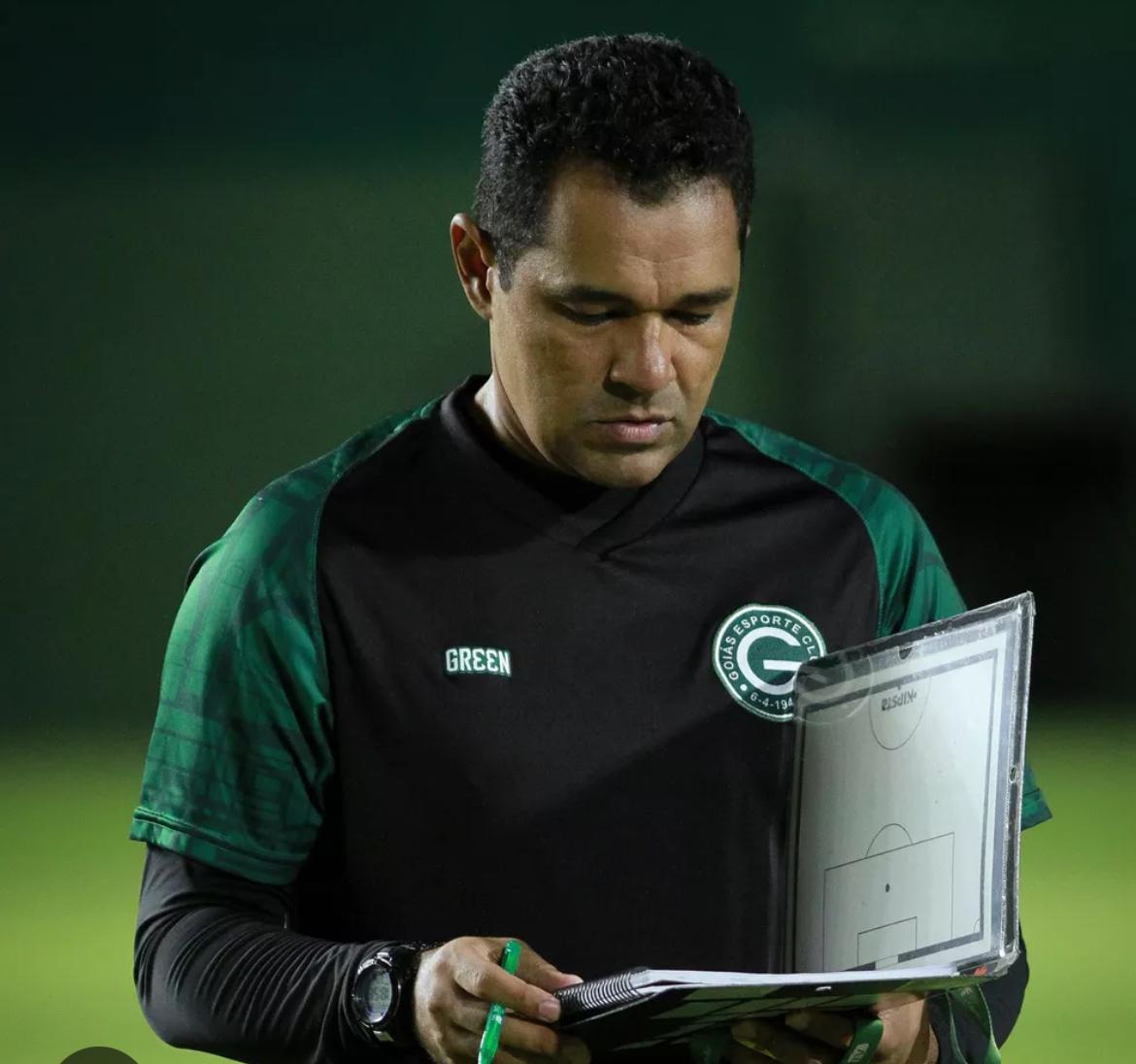 Glauber Ramos assume o Trindade