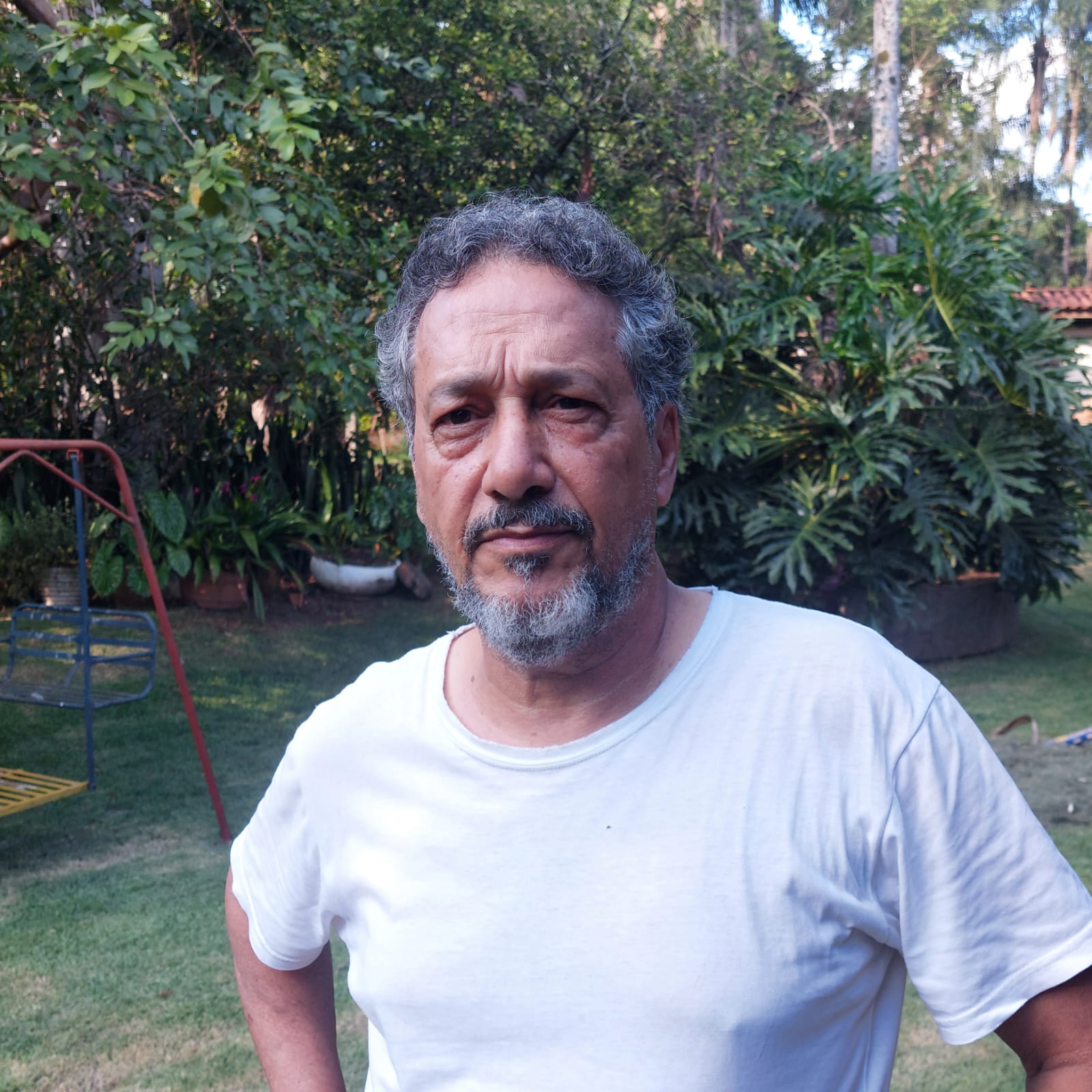contos personagensPedro Célio