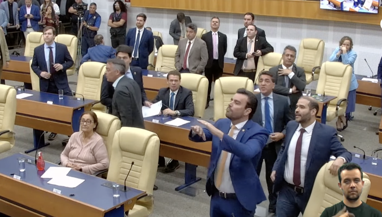 Sessão tumultuada na Câmara