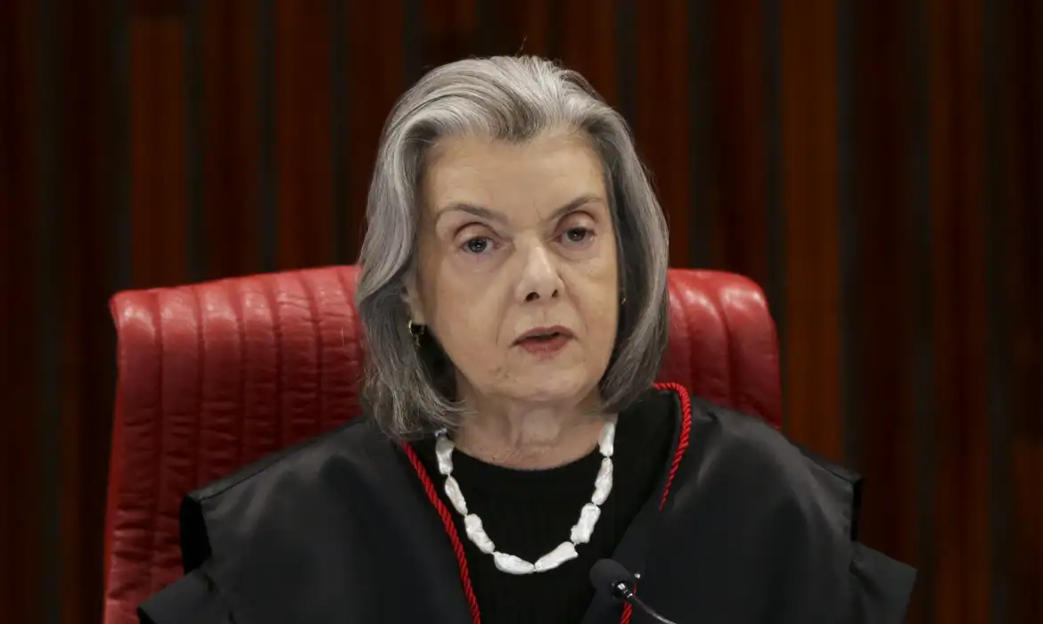 Cármen Lúcia